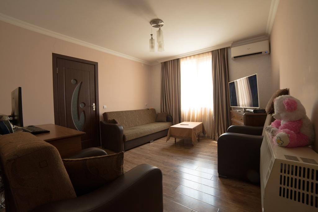 Angisa Apartment Batumi Exterior photo