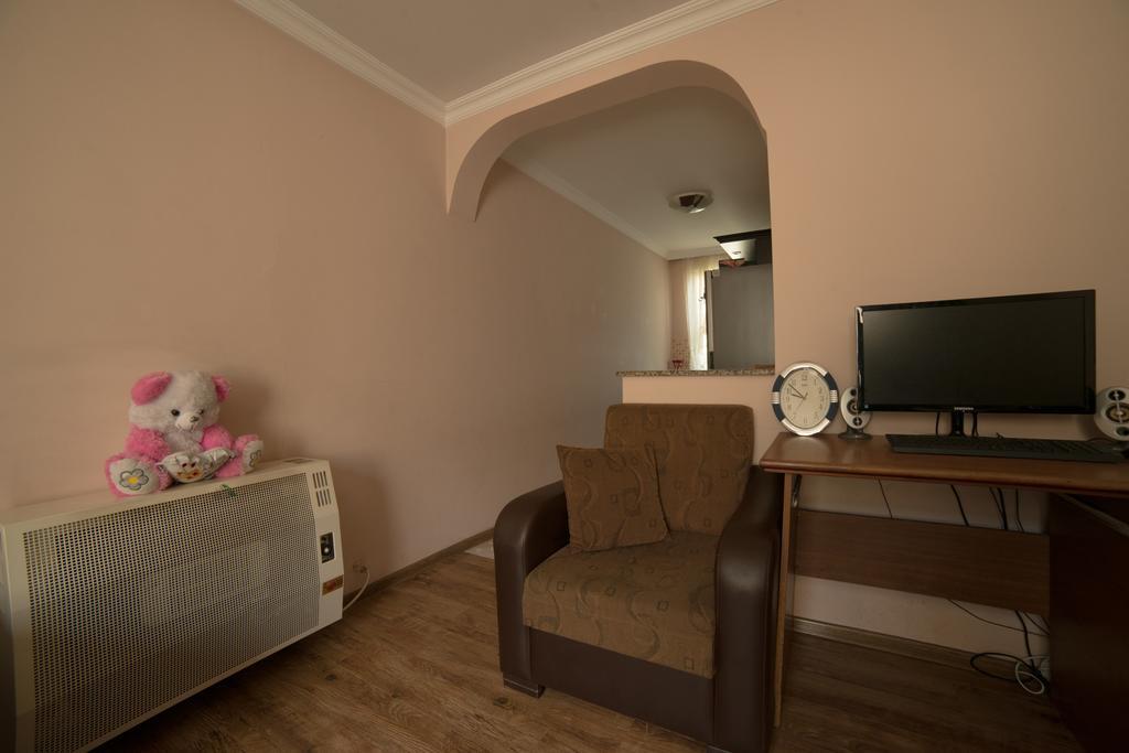 Angisa Apartment Batumi Exterior photo